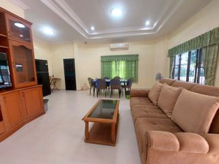 Haus zur Miete mit 3 Zimmer in Bang Lamung, Chonburi