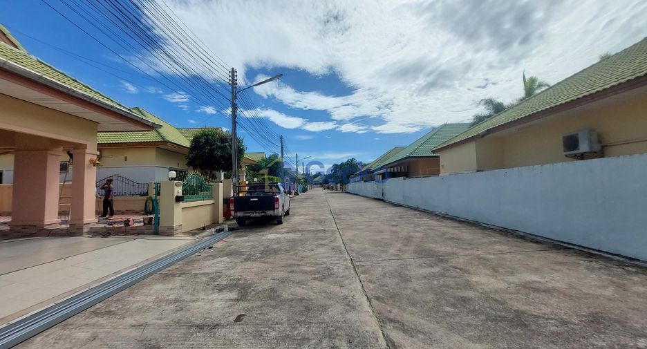 Haus zur Miete mit 3 Zimmer in Bang Lamung, Chonburi