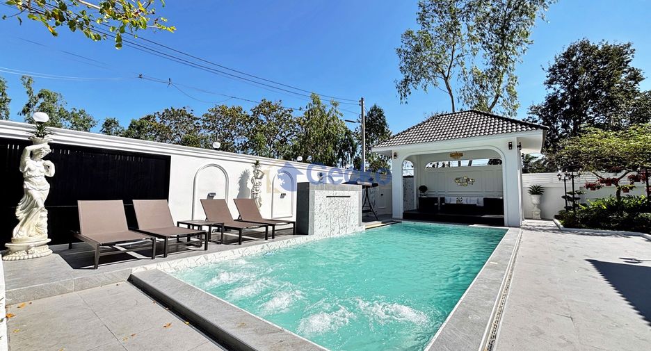 Casa en venta de 5 habitaciones en Bang Lamung, Chonburi