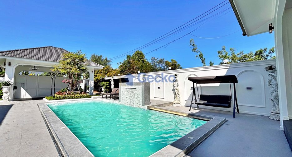 Casa en venta de 5 habitaciones en Bang Lamung, Chonburi