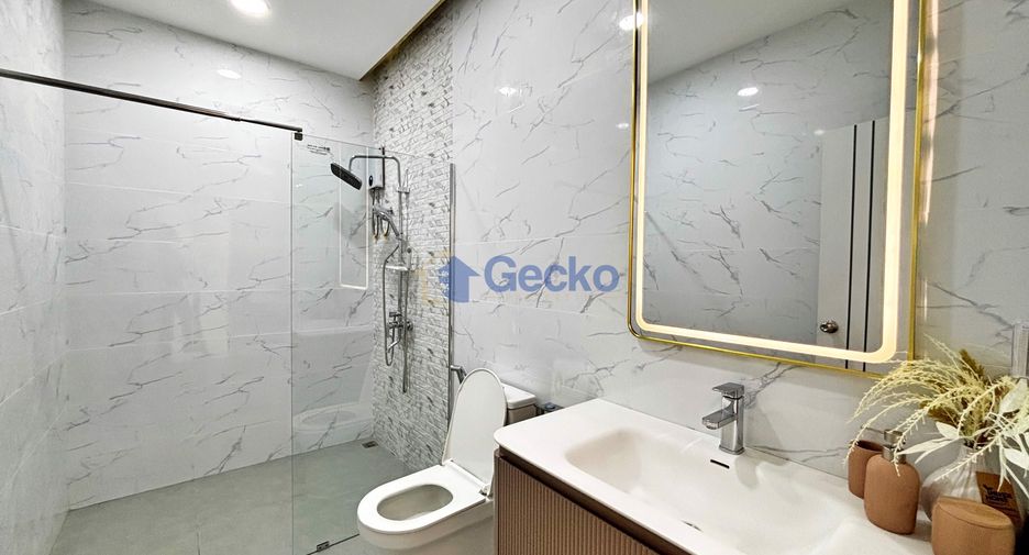 Casa en venta de 5 habitaciones en Bang Lamung, Chonburi