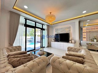 Casa en venta de 5 habitaciones en Bang Lamung, Chonburi