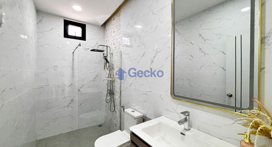 Casa en venta de 5 habitaciones en Bang Lamung, Chonburi