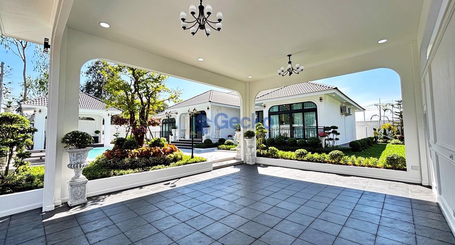 Casa en venta de 5 habitaciones en Bang Lamung, Chonburi