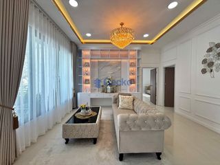 Casa en venta de 5 habitaciones en Bang Lamung, Chonburi
