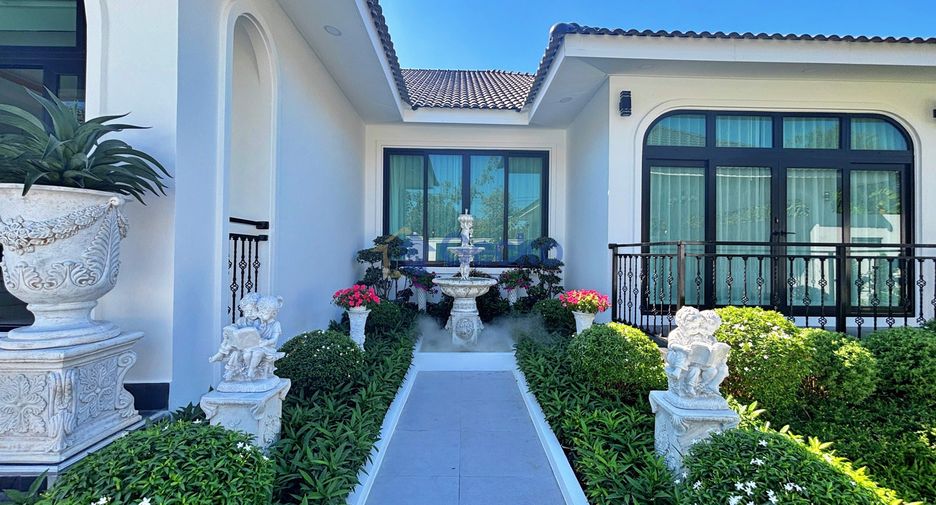 Casa en venta de 5 habitaciones en Bang Lamung, Chonburi