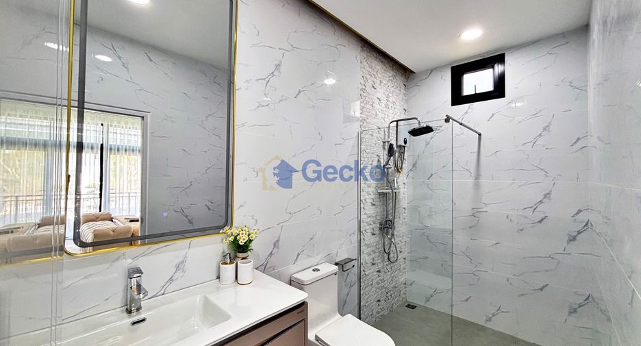 Casa en venta de 5 habitaciones en Bang Lamung, Chonburi