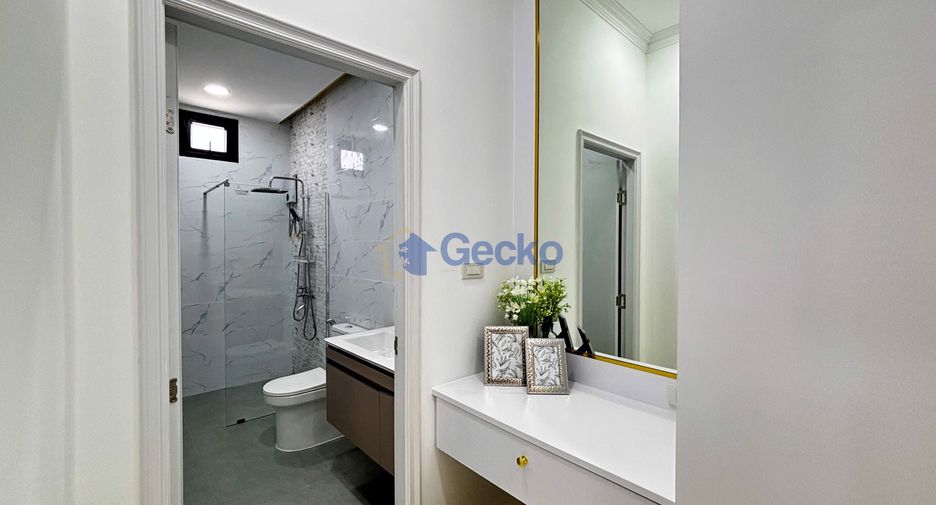 Casa en venta de 5 habitaciones en Bang Lamung, Chonburi