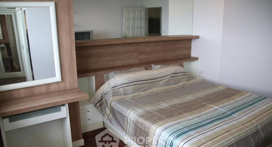 For rent 3 bedrooms condo in Watthana, Bangkok