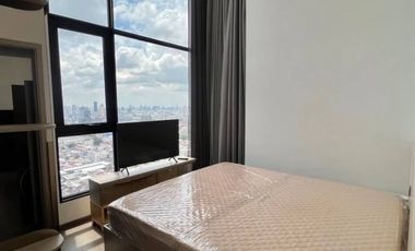 For rent 2 bedrooms condo in Ratchathewi, Bangkok