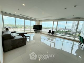 For rent 3 ベッドルーム condo in Yan Nawa, Bangkok