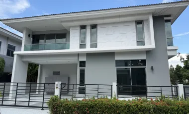 Casa en venta de 4 habitaciones en Lat Krabang, Bangkok