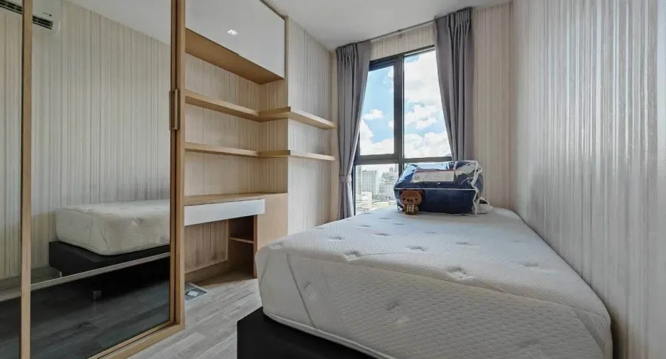 À louer 2 chambres condo à Huai Khwang, Bangkok