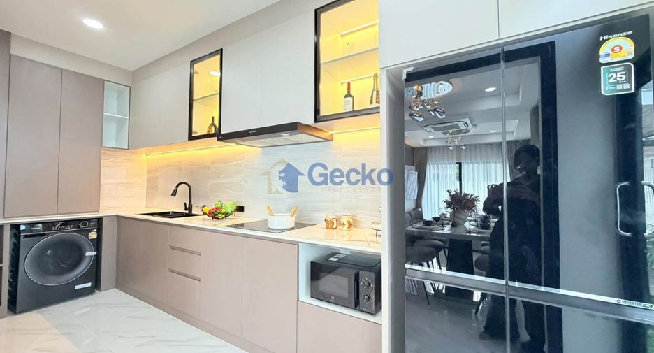 For sale 4 bedrooms house in Bang Lamung, Chonburi