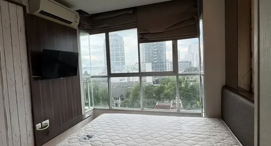 À louer 2 chambres condo 