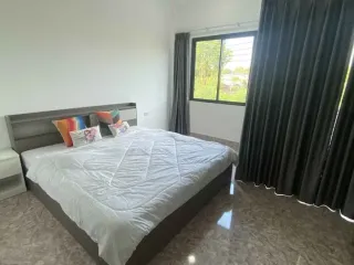 Casa adosada en venta de 2 habitaciones en Bang Lamung, Chonburi