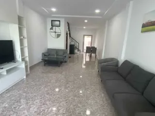 Casa adosada en venta de 2 habitaciones en Bang Lamung, Chonburi