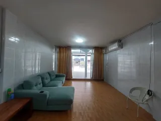 À louer 2 chambres maison de ville à Bang Lamung, Chonburi