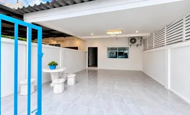 Casa adosada en alquiler de 2 habitaciones en Bang Lamung, Chonburi