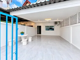 For rent 2 bedrooms townhouse in Bang Lamung, Chonburi