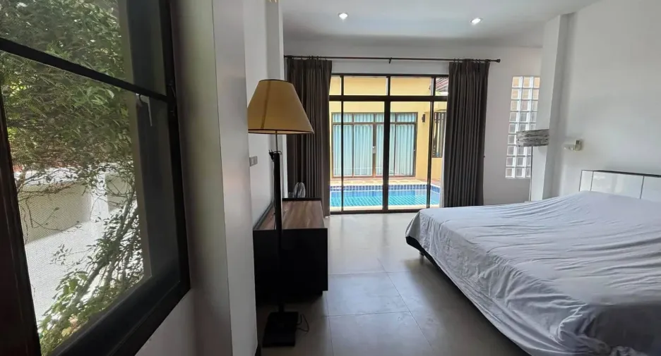 Casa en alquiler de 3 habitaciones en Bang Saray, Pattaya