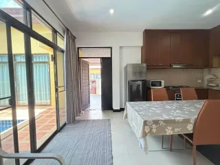 Casa en alquiler de 3 habitaciones en Bang Saray, Pattaya
