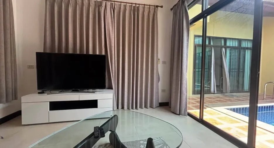 Casa en alquiler de 3 habitaciones en Bang Saray, Pattaya