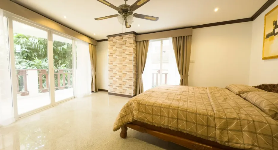 For rent 2 bedrooms condo in Bang Lamung, Chonburi