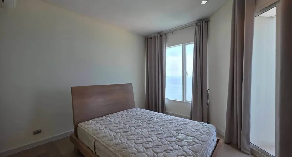 For rent 3 bedrooms condo in Jomtien, Pattaya