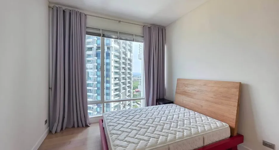 For rent 3 bedrooms condo in Jomtien, Pattaya