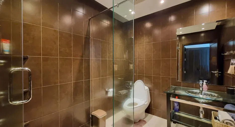 For rent and for sale 4 bedrooms house in Bang Lamung, Chonburi