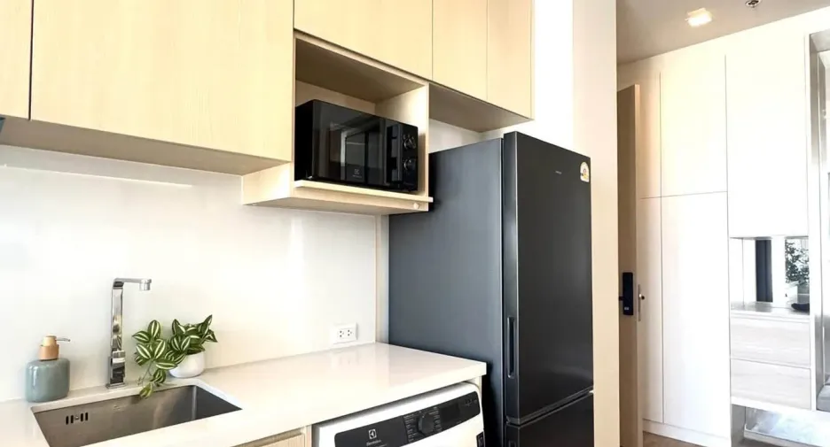 For rent 2 bedrooms condo in Watthana, Bangkok