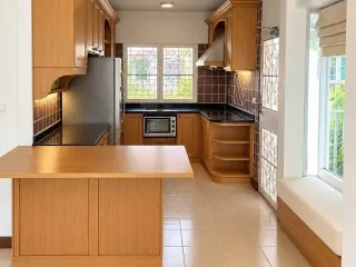 For rent and for sale 7 bedrooms house in Bang Phli, Samut Prakan
