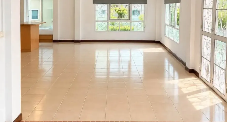 For rent and for sale 7 bedrooms house in Bang Phli, Samut Prakan