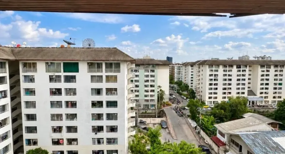 出售 1 卧室 公寓 在 Bang Kapi, 曼谷