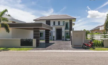 For sale 4 bedrooms villa in Bang Lamung, Chonburi