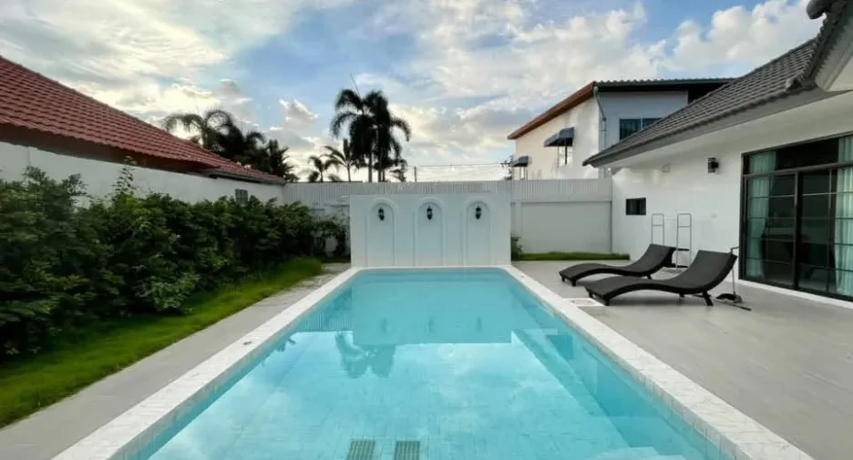 For sale 4 bedrooms villa in Bang Lamung, Chonburi