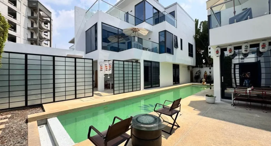 For sale 4 bedrooms villa in Bang Lamung, Chonburi