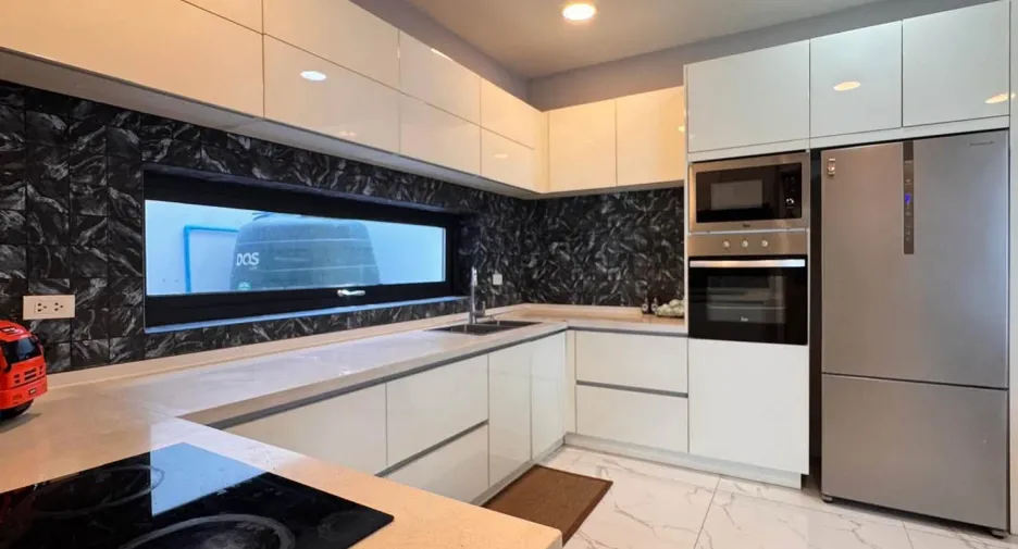 For sale 4 bedrooms villa in Bang Lamung, Chonburi