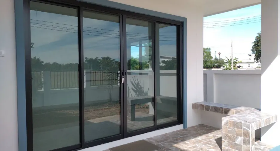 For sale 3 bedrooms house in Mueang Lamphun, Lamphun