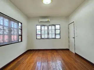 For sale 2 bedrooms house in Mueang Lamphun, Lamphun