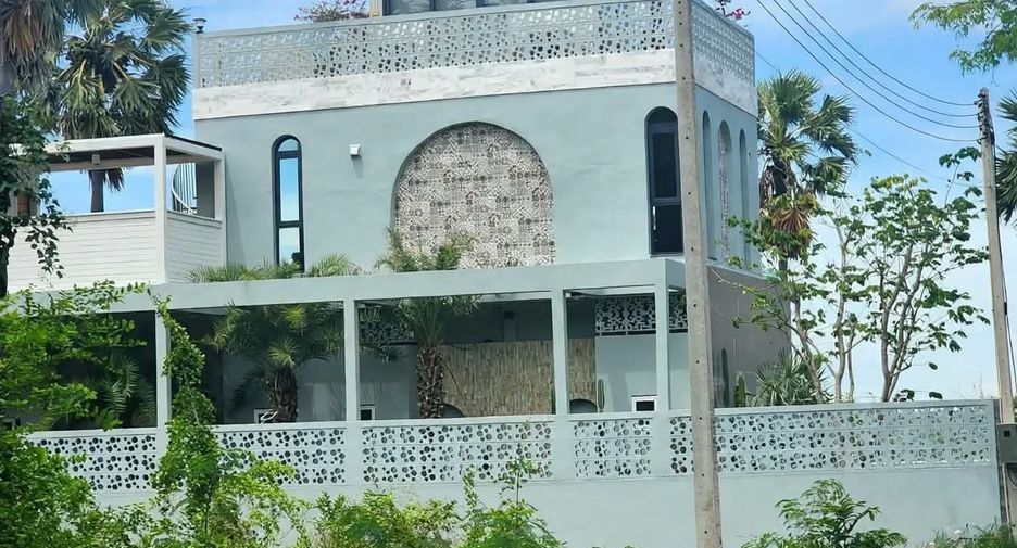 For sale 4 bedrooms villa in Pran Buri, Prachuap Khiri Khan