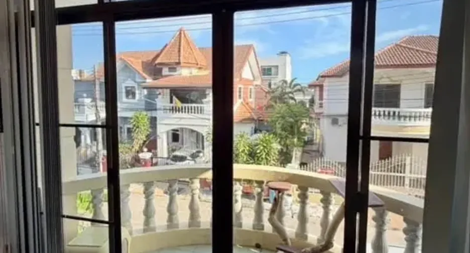出售 和 出租 3 卧室 独立屋 在 Bang Lamung, Chon Buri