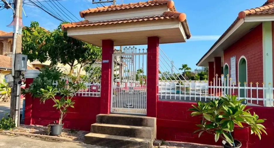 出售 和 出租 3 卧室 独立屋 在 Bang Lamung, Chon Buri