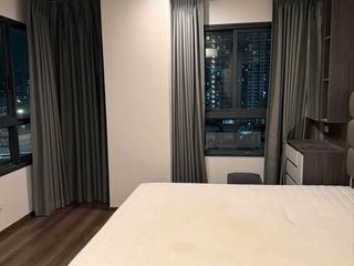 À louer 2 chambres condo à Huai Khwang, Bangkok