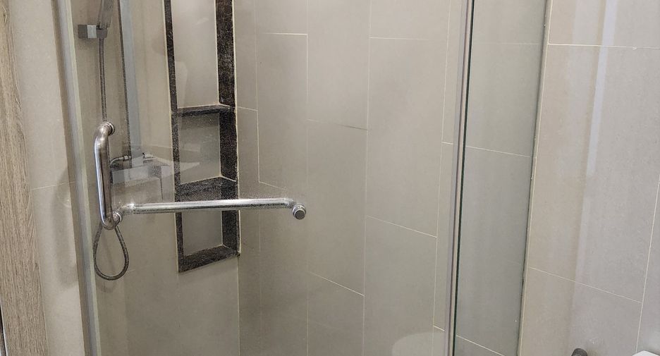 Condo en alquiler de 1 habitaciones en Bang Lamung, Chonburi