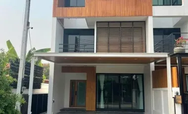 For sale 3 bedrooms townhouse in San Sai, Chiang Mai