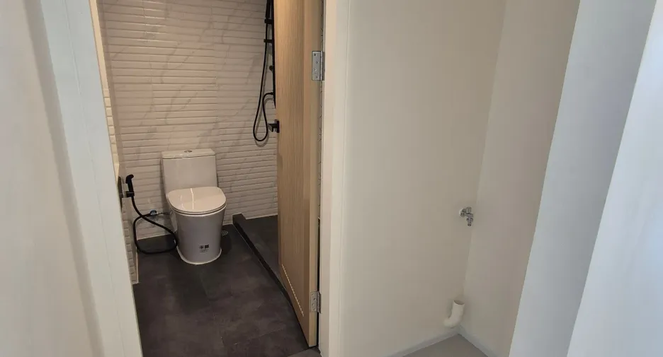 Condo en venta de estudio en Yan Nawa, Bangkok
