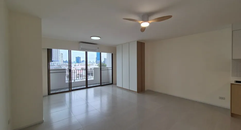 Condo en venta de estudio en Yan Nawa, Bangkok