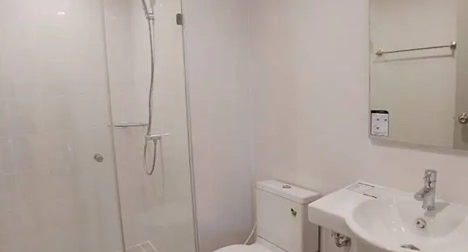 For rent 2 bedrooms condo in Thon Buri, Bangkok